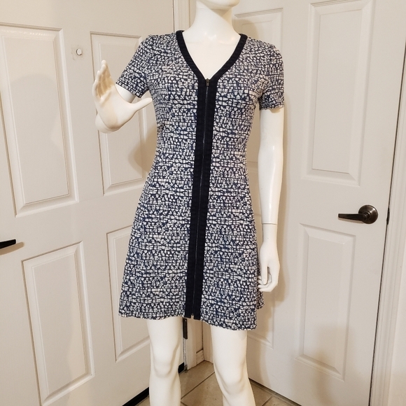 Tory Burch Dresses & Skirts - Tory Burch Geometric-Print Zip-Front Ponte Dress.